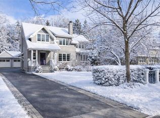 247 Douglas Ave, Oakville, ON L6J 3S2