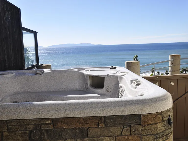 92 Yacht Harbor Dr — Photo 6