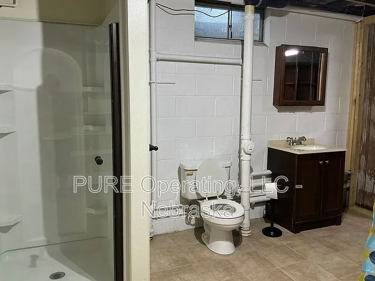 7602 Parker St — Photo 24