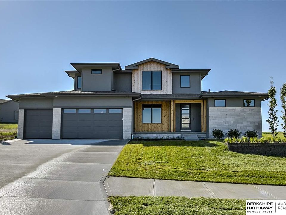 1st image of 7267 N 172nd St