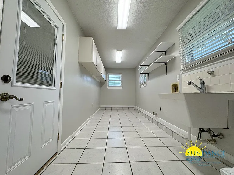 1501 Royal Palm Dr — Photo 26