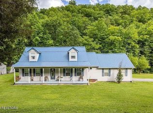 238 Dry Valley Rd, Thorn Hill, TN 37881