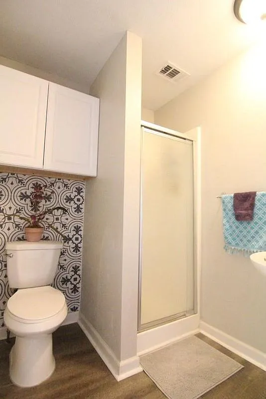 2 bed, 1.0 bath, 400 sqft, $900 — Photo 2