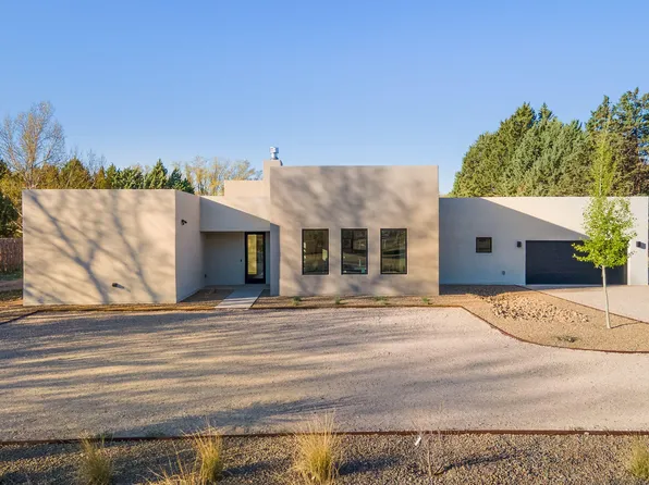 570 Camino De Lucia, Corrales, NM 87048