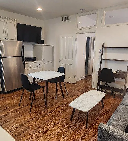 135 Montana Ave #14 — Photo 2