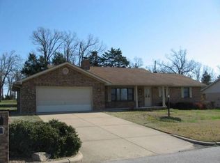 1802 Surrey Ln, Mountain Home, AR 72653