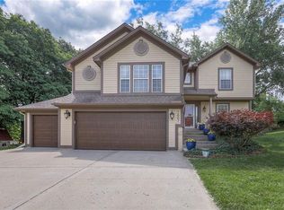 1607 NE 80th Pl, Kansas City, MO 64118