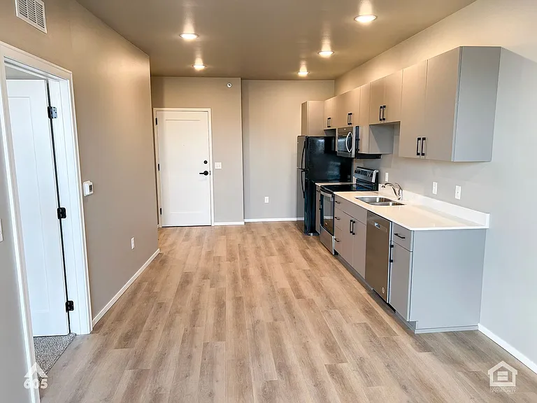 University Hills Village — Photo 229