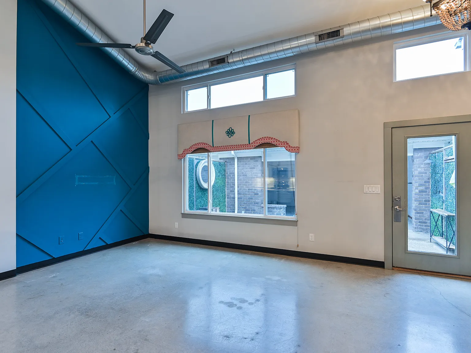 2 bed, 1300 sqft, $2,000 — Photo 3