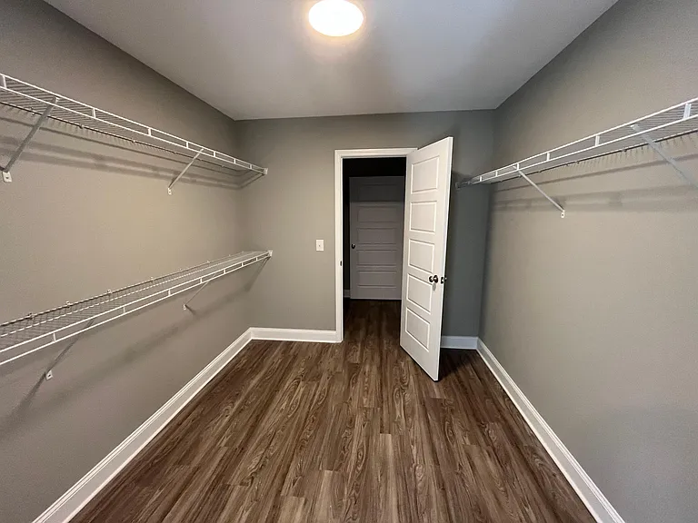 541 Silver Hl — Photo 20
