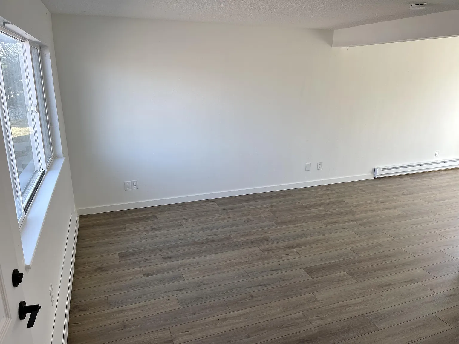 1523 Ernest Avenue - C — Photo 2
