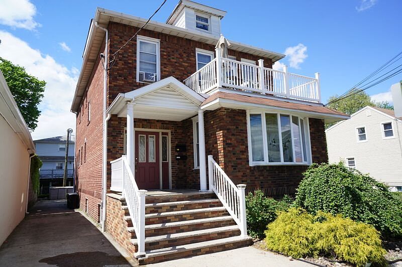 1st image of 9 Eagle St