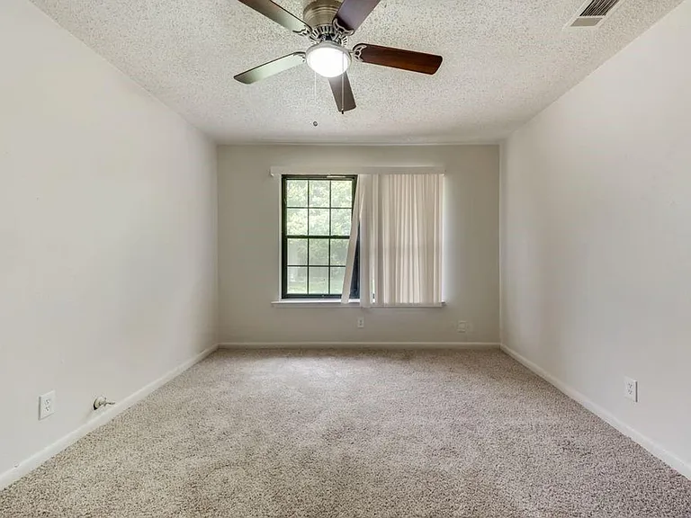4626 Utah Ave — Photo 13