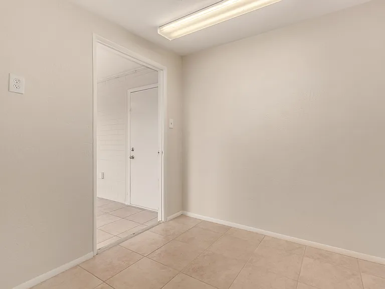12404 N 103rd Ave — Photo 12
