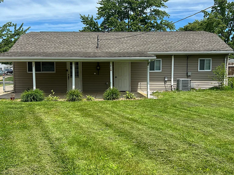 819 Case Ave — Photo 4