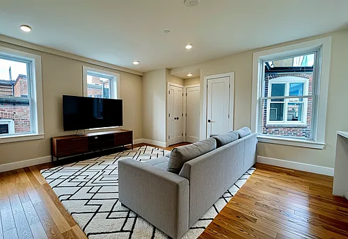 64 N Margin St #U4R Photo 1