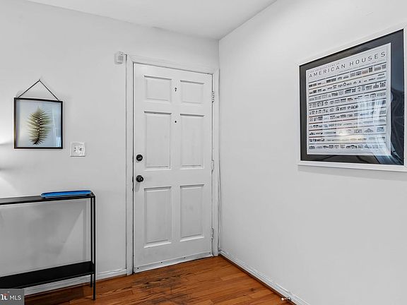 4th image of 4202 Roland Ave Unit 208