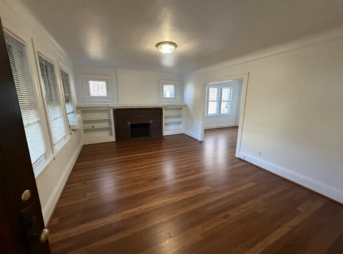 3 bed, 1400 sqft, $1,700 — Photo 2