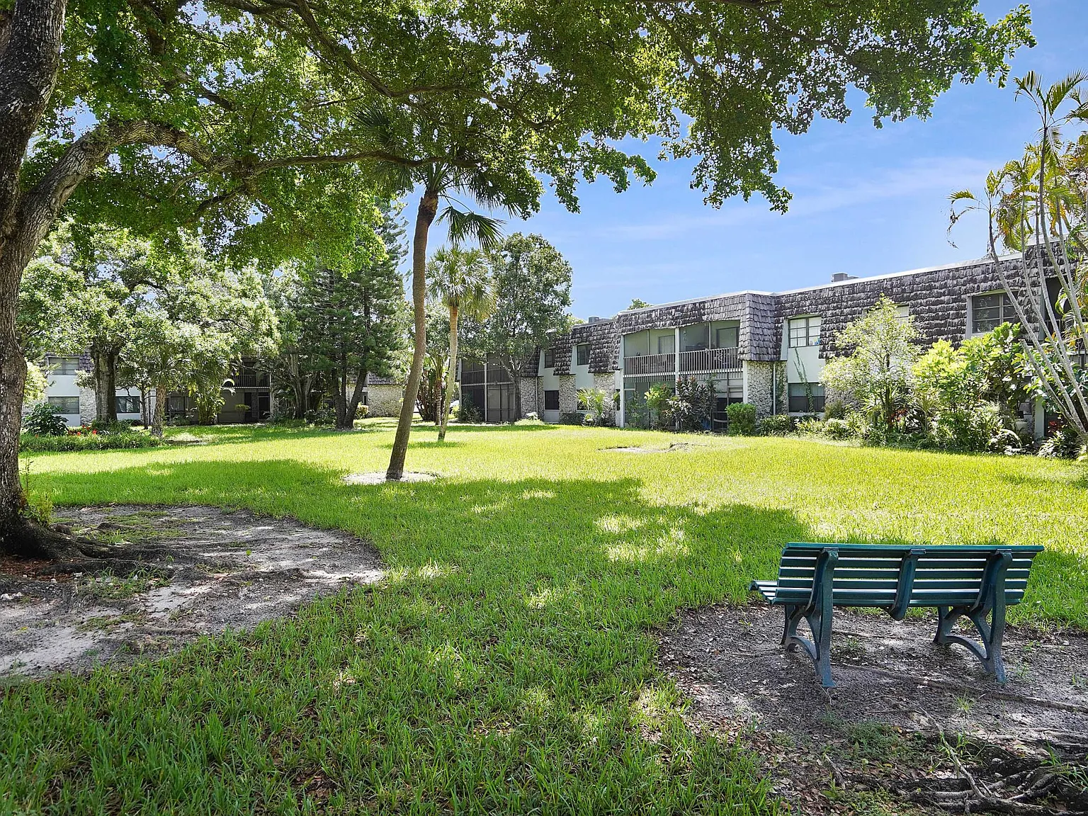 2 bed, 2.0 bath, 1050 sqft, $2,000 — Photo 3