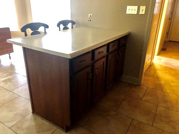 3rd image of 4141 Brookhill Dr