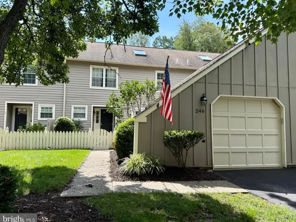 246 Tulip Tree Ct, Blue Bell, PA 19422