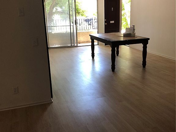 5th image of 12203 Magnolia Blvd #102