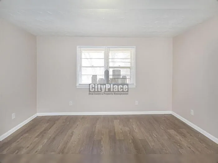9162 E 17th St — Photo 11