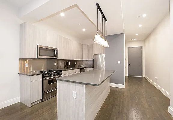 3rd image of 45 Beekman St #2N1
