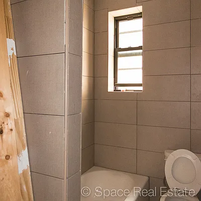 Rented by Space Real Estate | media 41