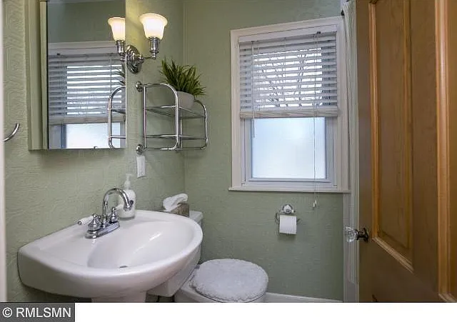 2948 Zarthan Ave S — Photo 13