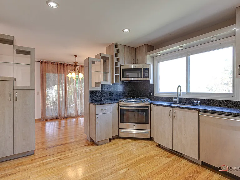 920 Lee Ct — Photo 13