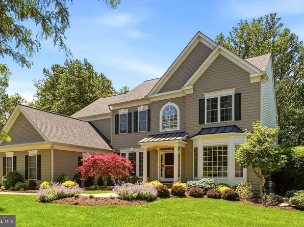 135 Magnolia Dr, Phoenixville, PA 19460