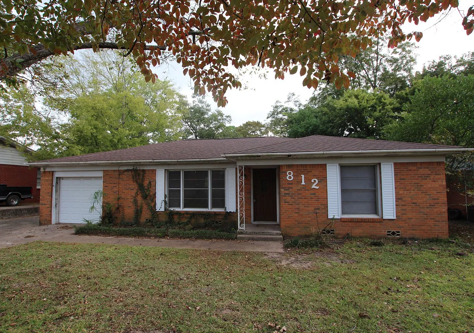 Charming 3 Bedroom 2 Bath Near TJC! — Photo 1