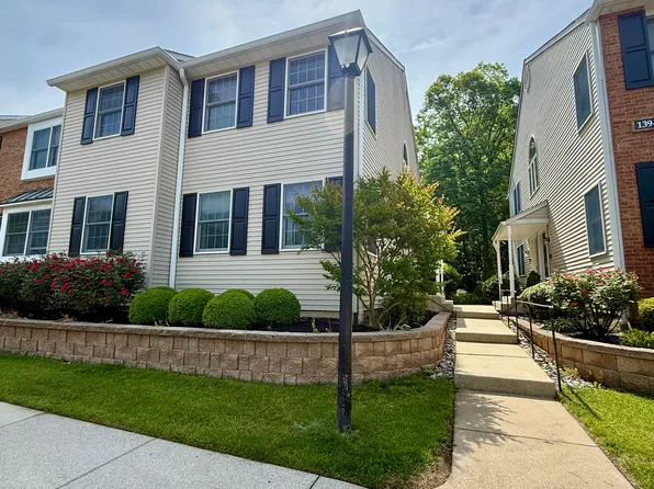 141 Chalkboard Ct, Moorestown, NJ 08057