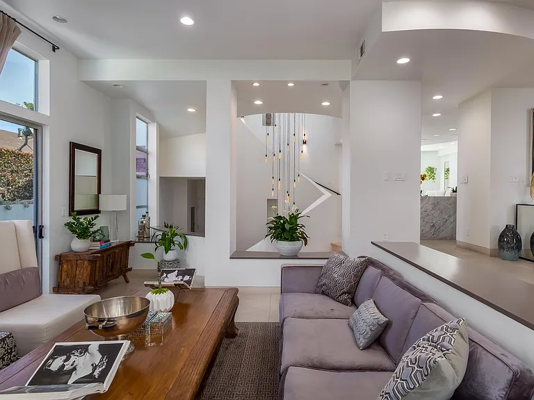 808 N La Jolla Ave — Photo 6