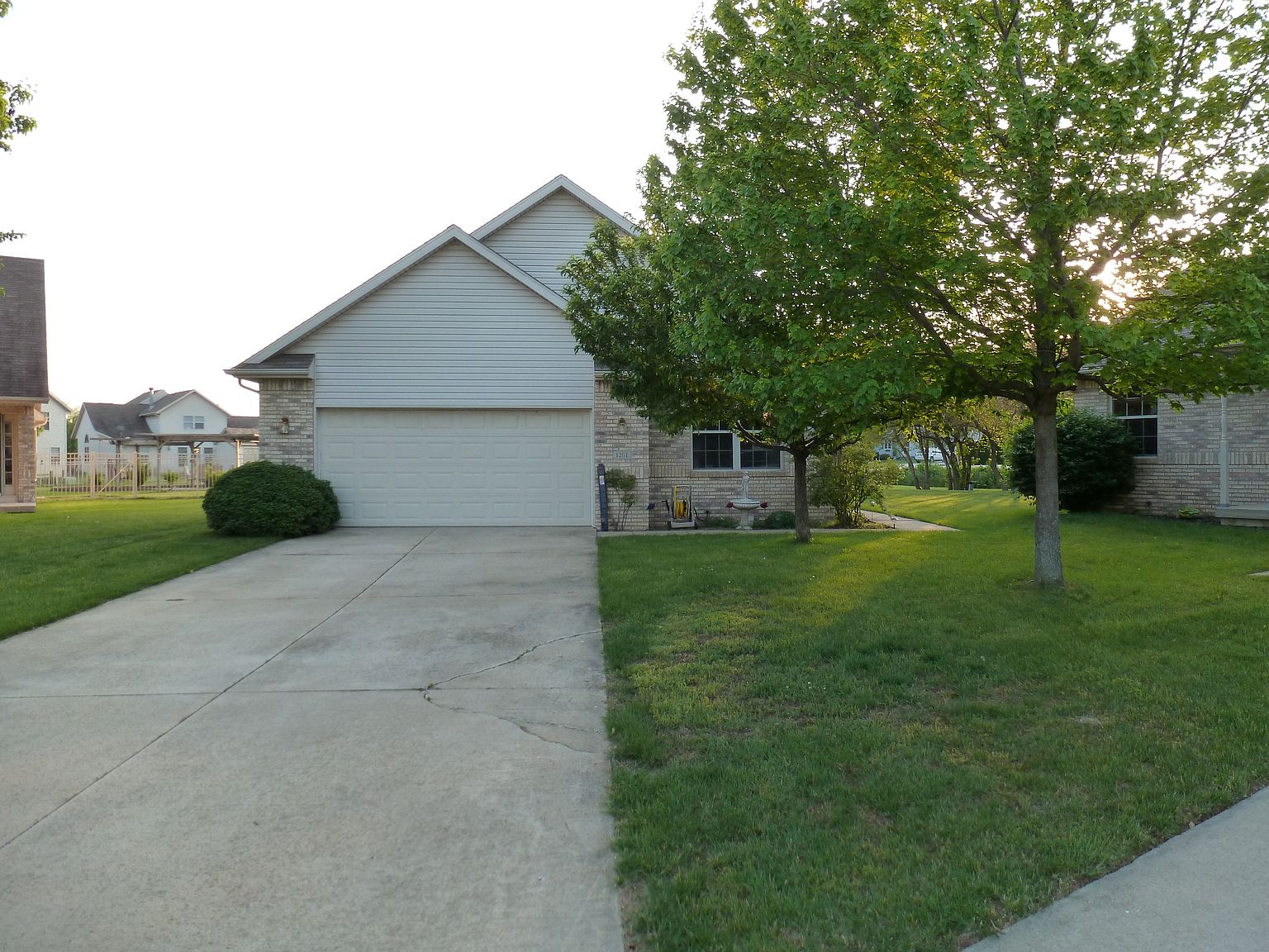 1201 E Jeffery Dr, Mahomet, IL 61853 Zillow