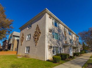 4128 W Byron St APT 302, Chicago, IL 60641