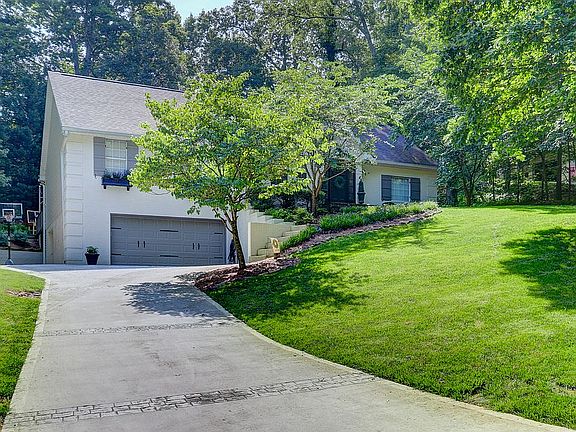 3rd image of 1808 El Prado Dr