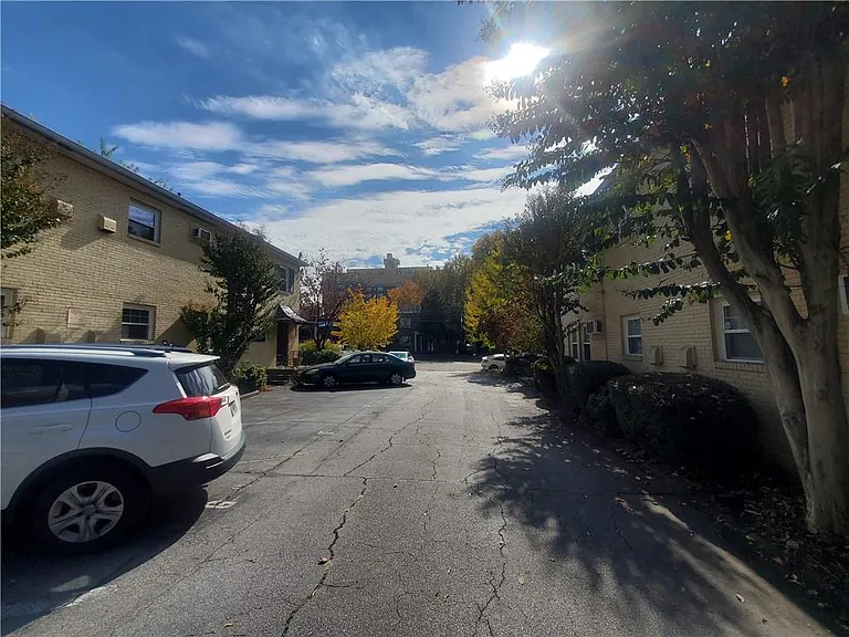 1042 Saint Charles Ave NE #6 — Photo 31