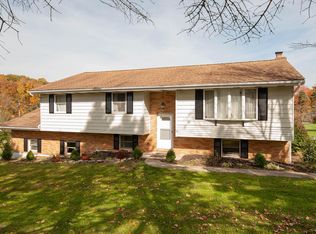 1702 Chipperfield Dr, Stroudsburg, PA