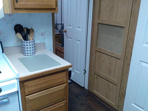 2nd image of 1900 Grace Ave #2317