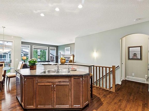 5th image of 416 W High Park Pl NW