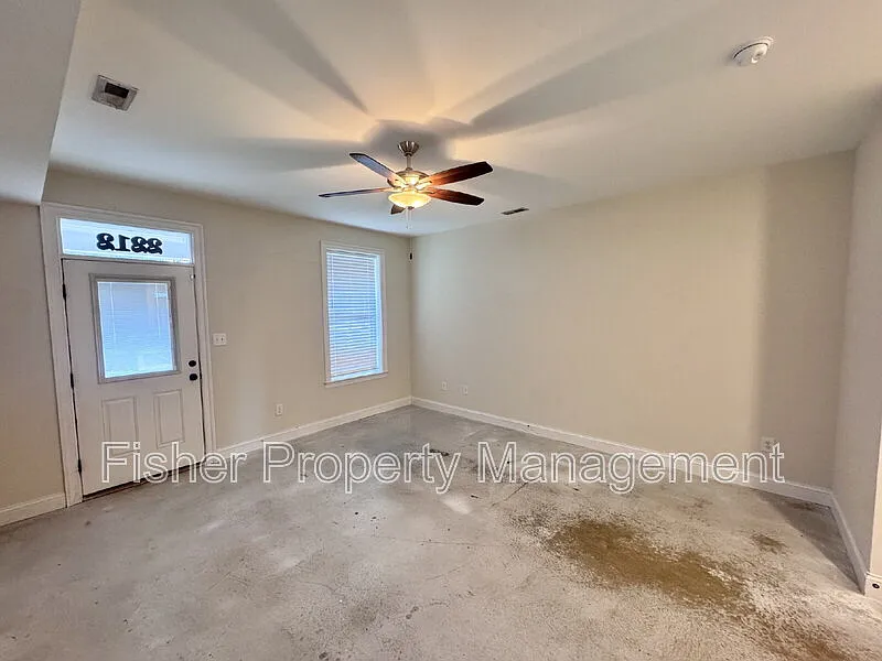 4 bed, 4.5 bath, 2200 sqft, $2,295 — Photo 3