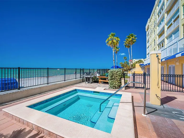 16550 Gulf Blvd #545 — Photo 47