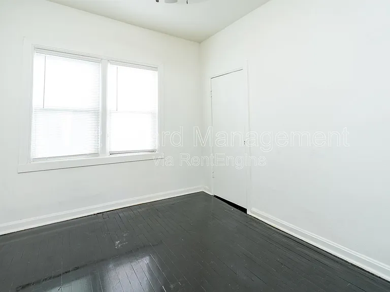 1827-1829 W Walker St #2 — Photo 11
