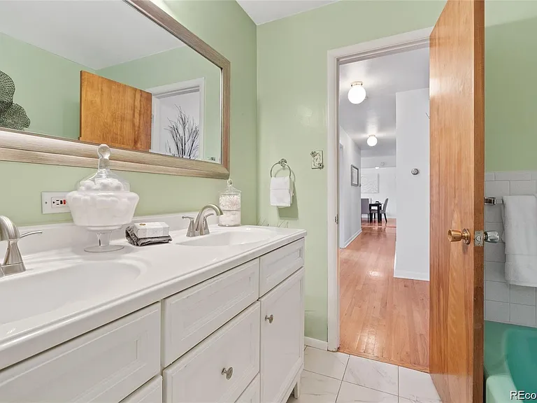 2311 S Jasmine Pl — Photo 23