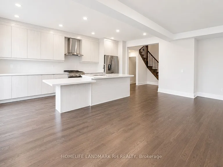 37 Schmeltzer Cres — Photo 3