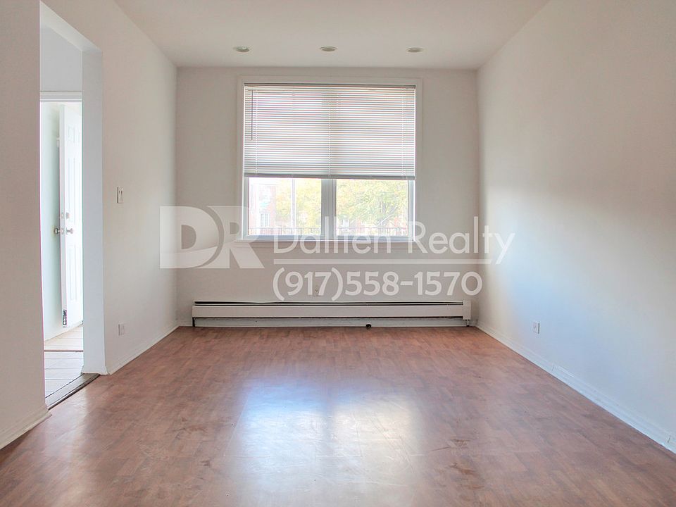 1st image of 3142 Kings Hwy #1