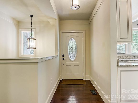 3rd image of 35 Hilltop Cir N #16