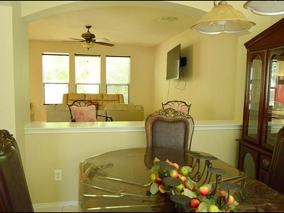 5th image of 1906 Windcastle Dr